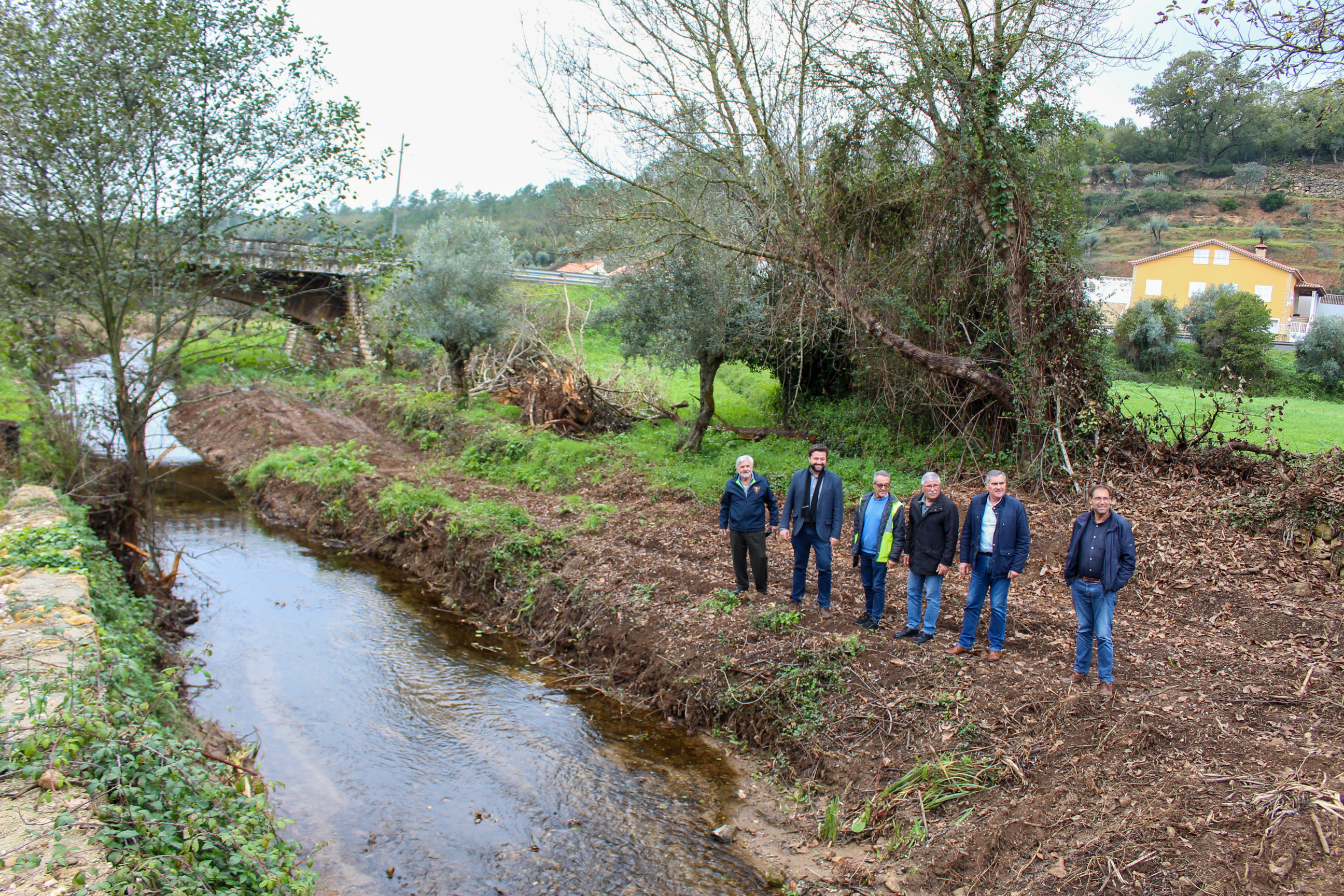 Limpeza do leito e margens do Nabão e da ribeira de Ceras previne risco de cheias